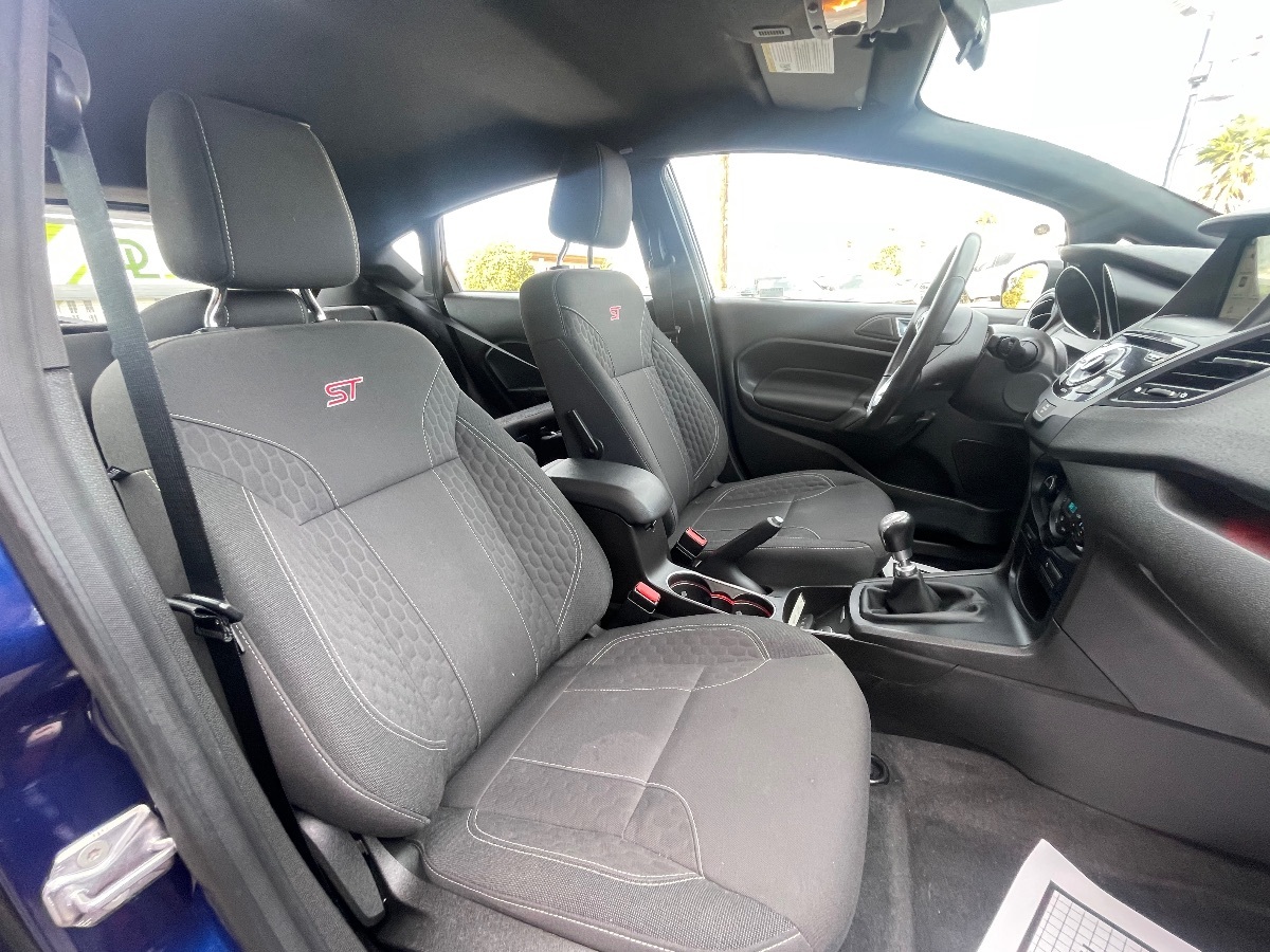 2016 Ford Fiesta ST photo 11