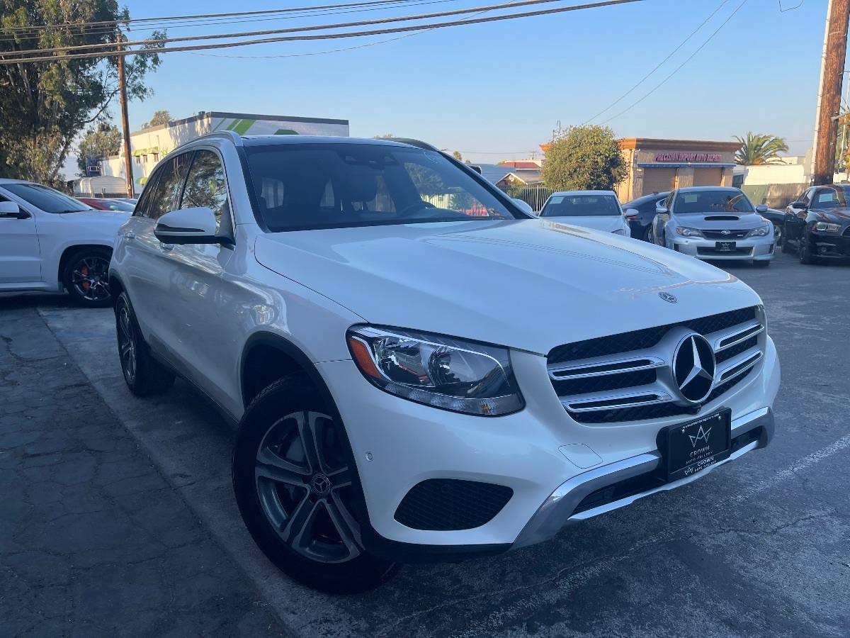 2018 Mercedes Benz GLC 300 photo 3