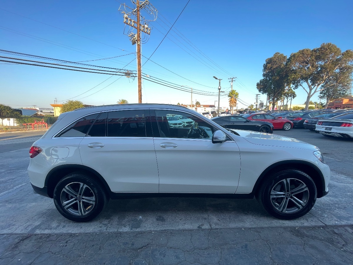 2018 Mercedes Benz GLC 300 photo 4