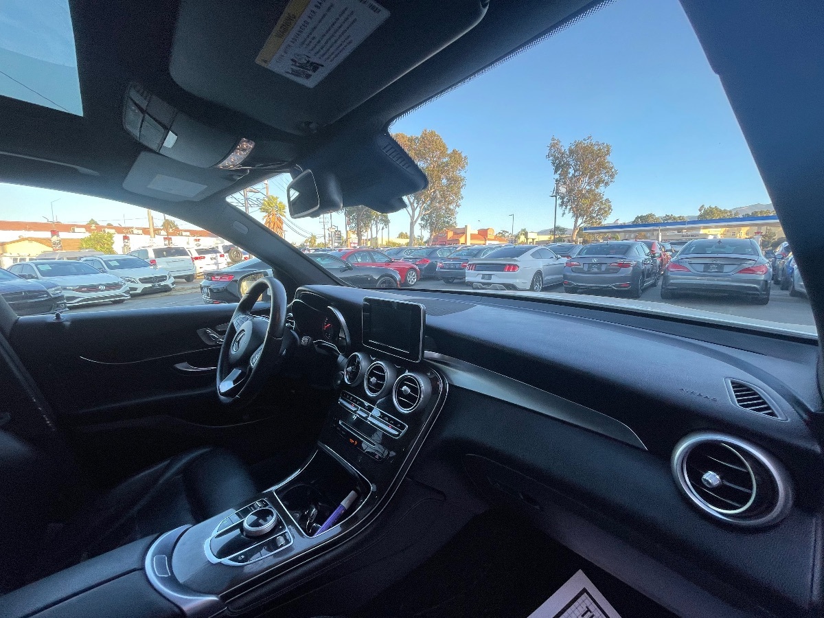2018 Mercedes Benz GLC 300 photo 12