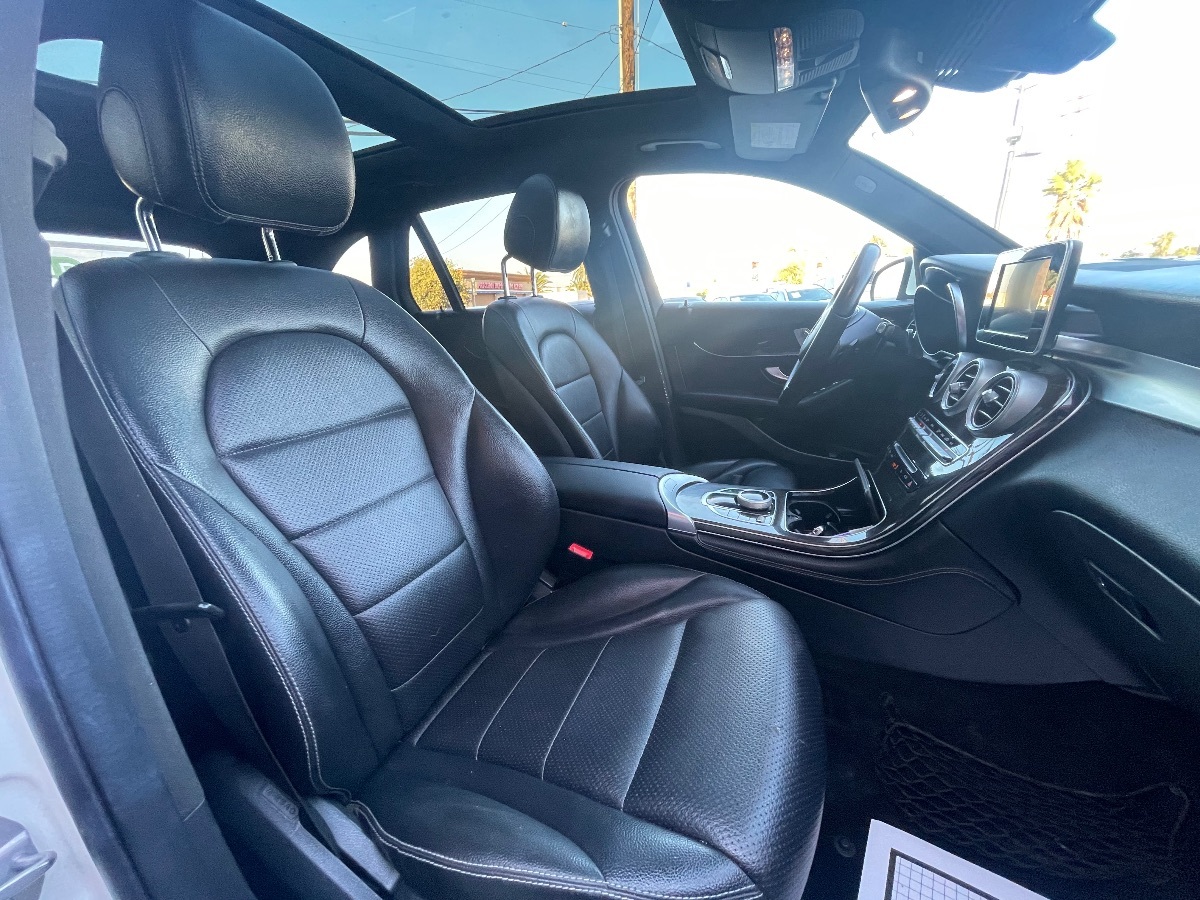 2018 Mercedes Benz GLC 300 photo 13