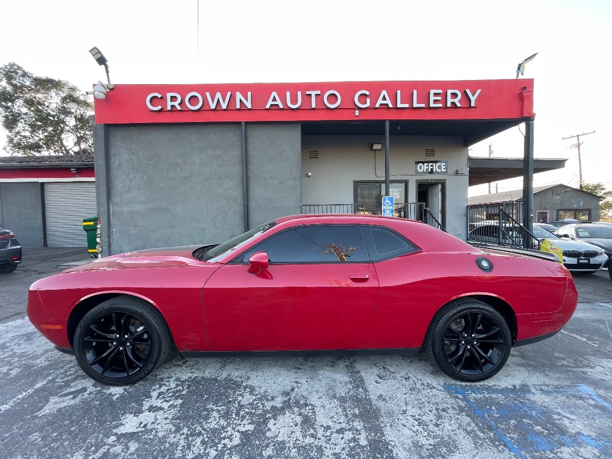 2016 Dodge Challenger SXT photo 6