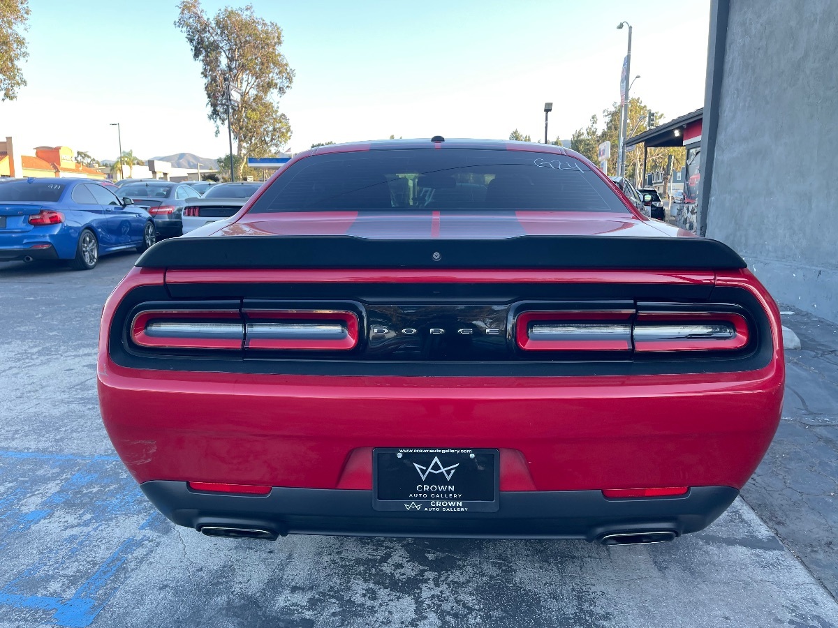 2016 Dodge Challenger SXT photo 8