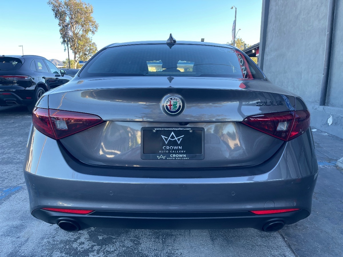 2020 Alfa Romeo Giulia photo 8