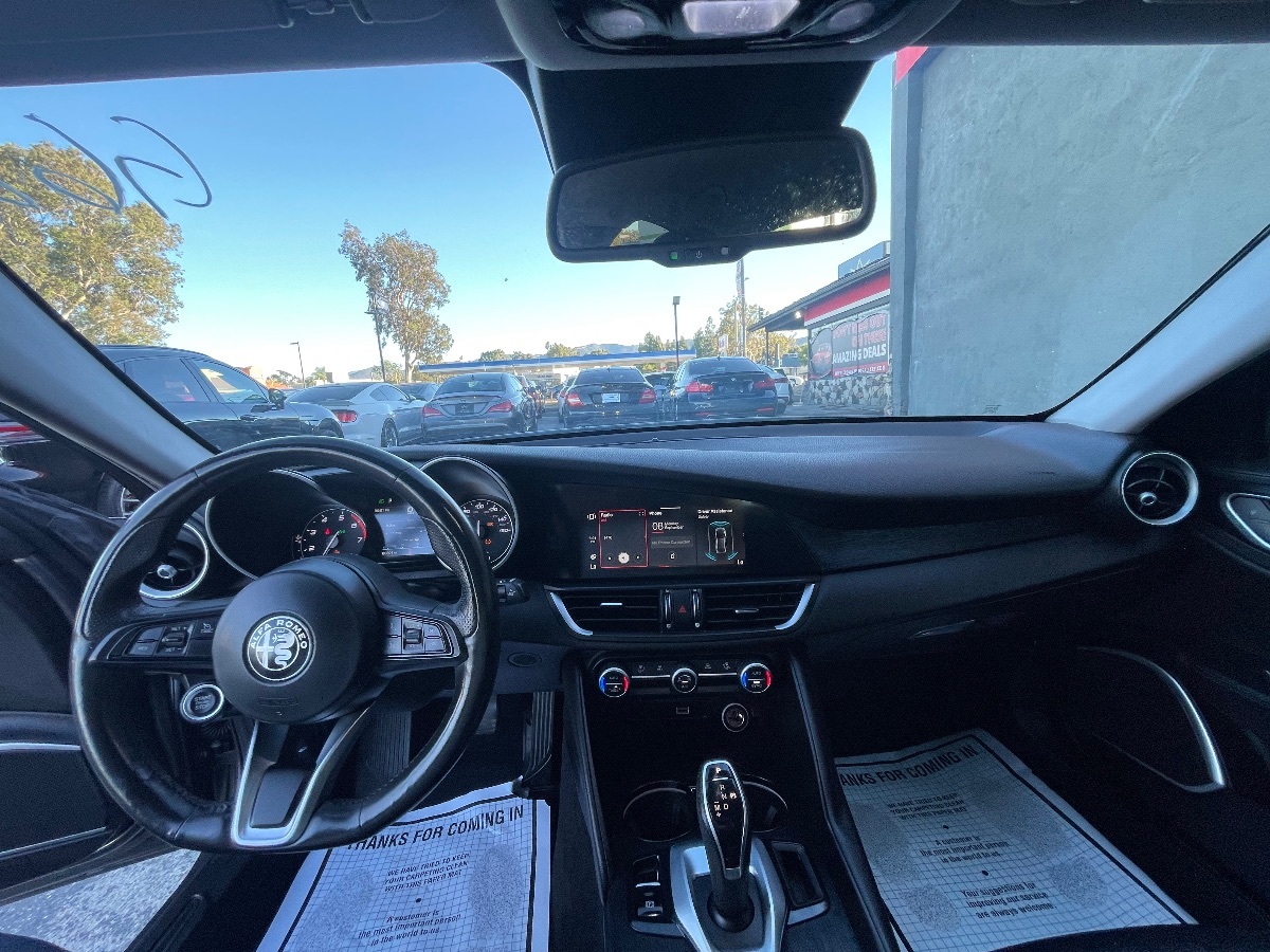 2020 Alfa Romeo Giulia photo 10