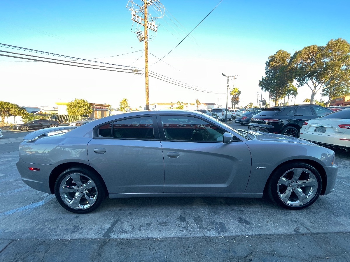 2014 Dodge Charger R/T photo 4