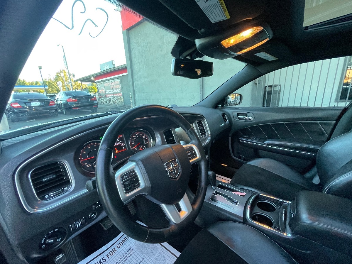 2014 Dodge Charger R/T photo 9