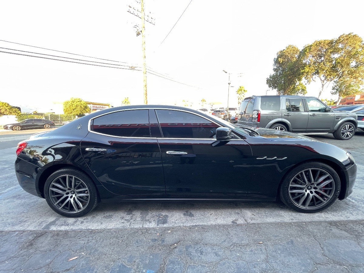 2015 Maserati Ghibli photo 4