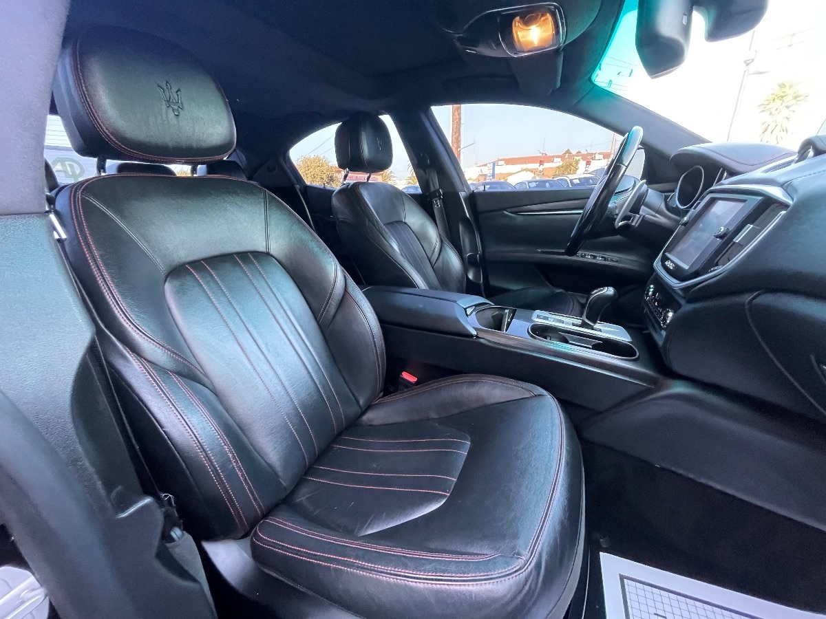 2015 Maserati Ghibli photo 13