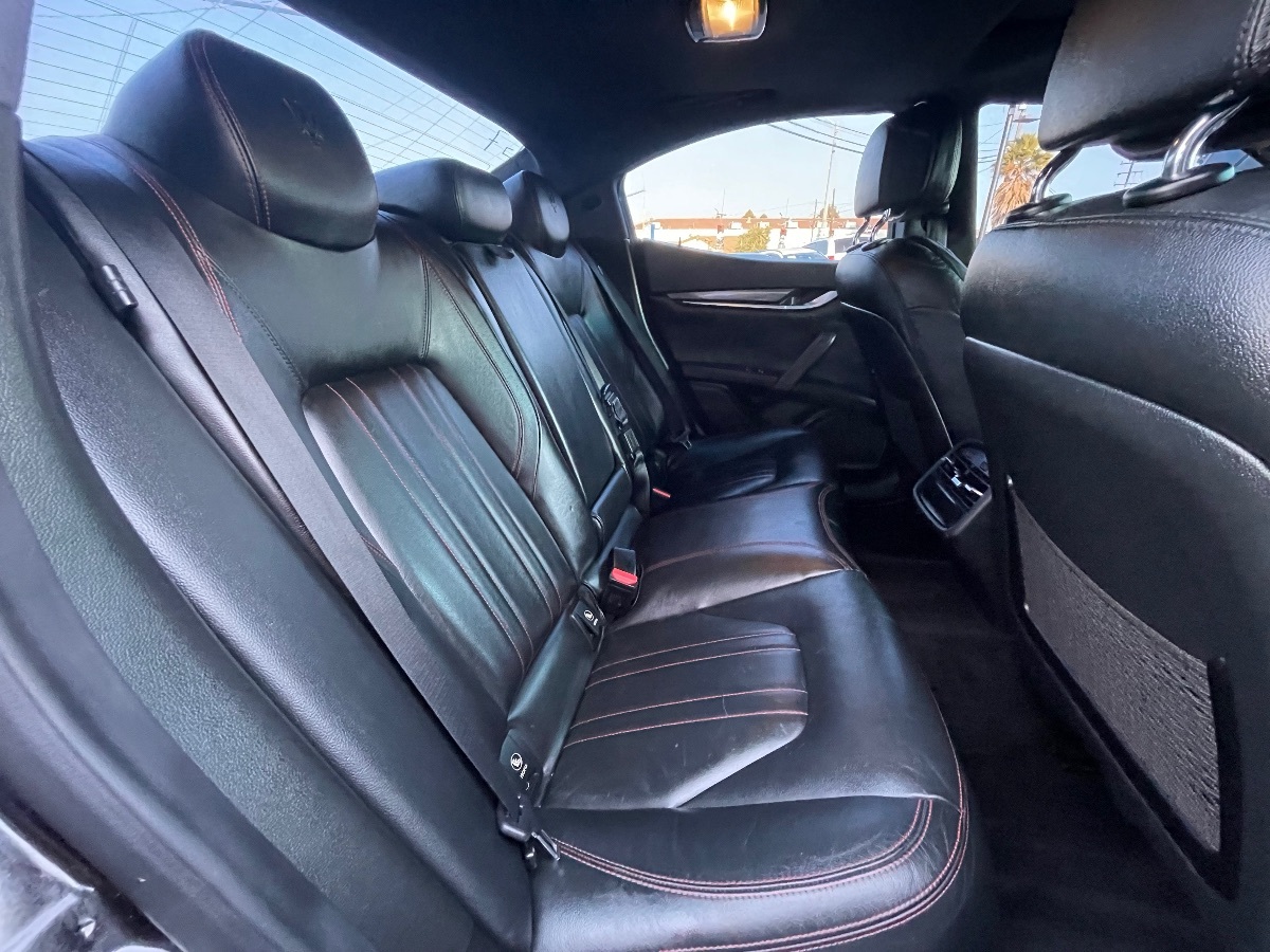 2015 Maserati Ghibli photo 14