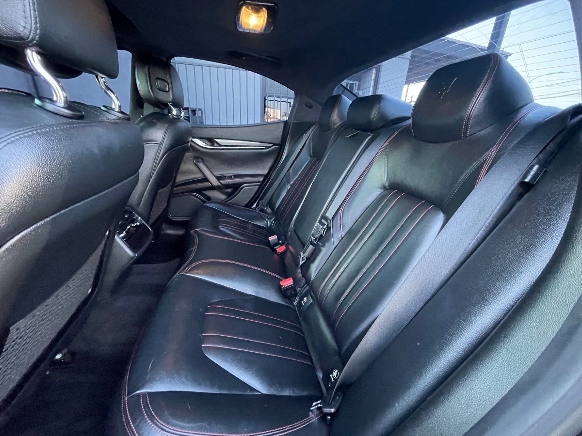 2015 Maserati Ghibli photo 15