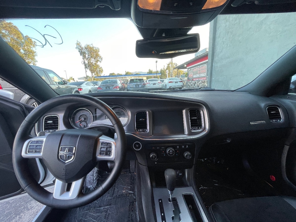 2014 Dodge Charger R/T photo 9