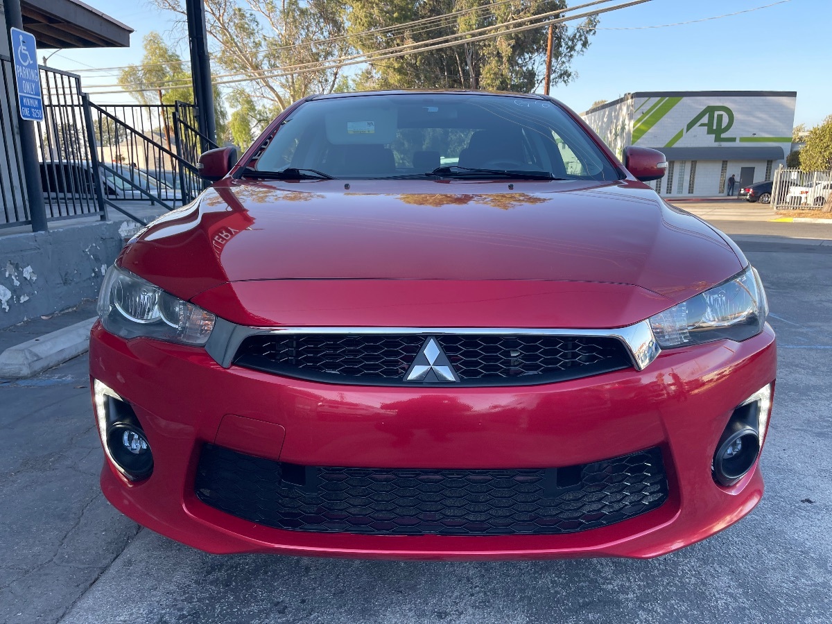 2016 Mitsubishi Lancer ES photo 2