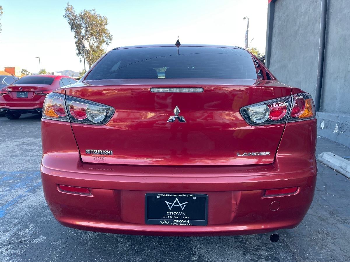 2016 Mitsubishi Lancer ES photo 8