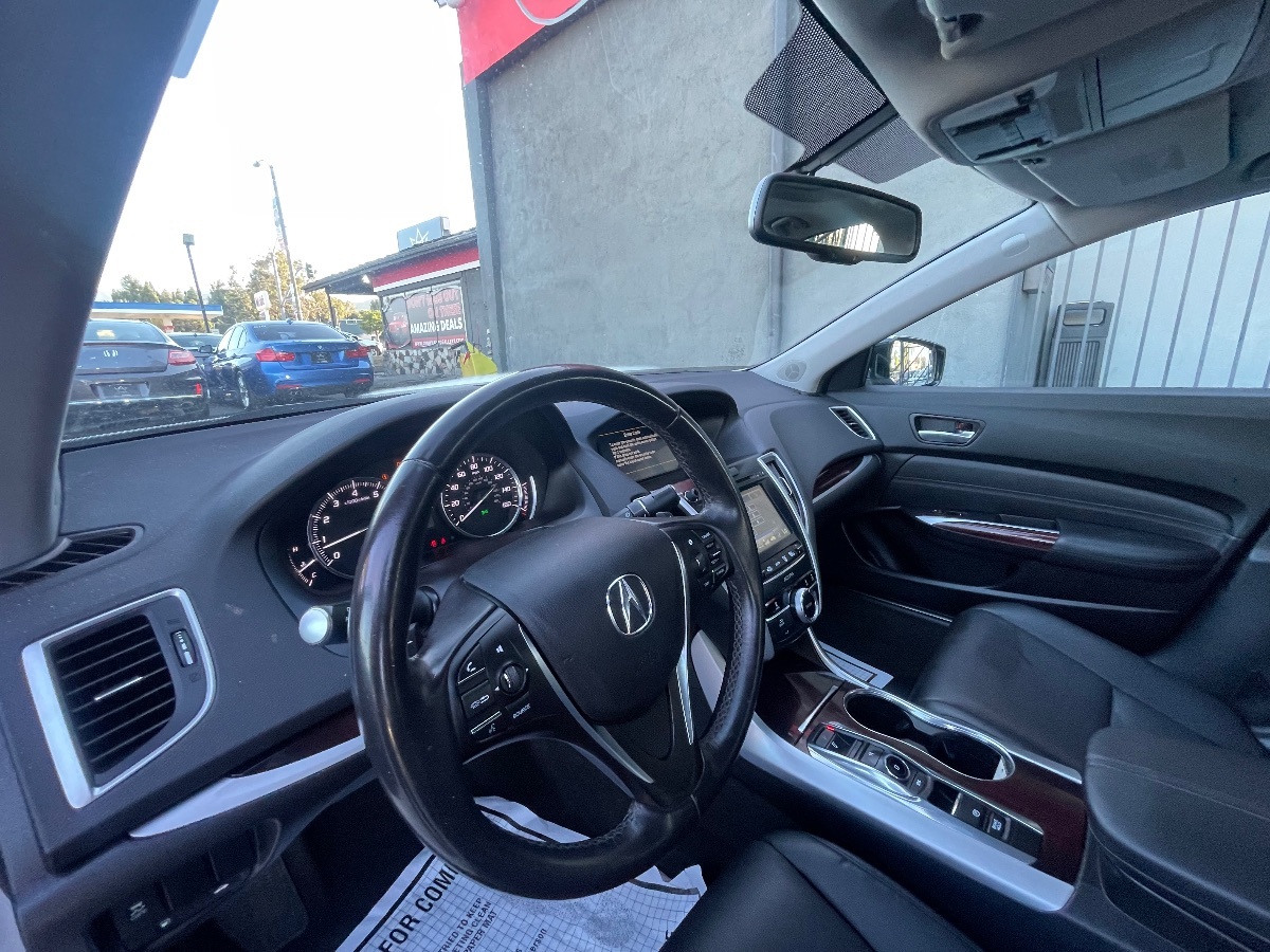 2015 Acura TLX photo 9