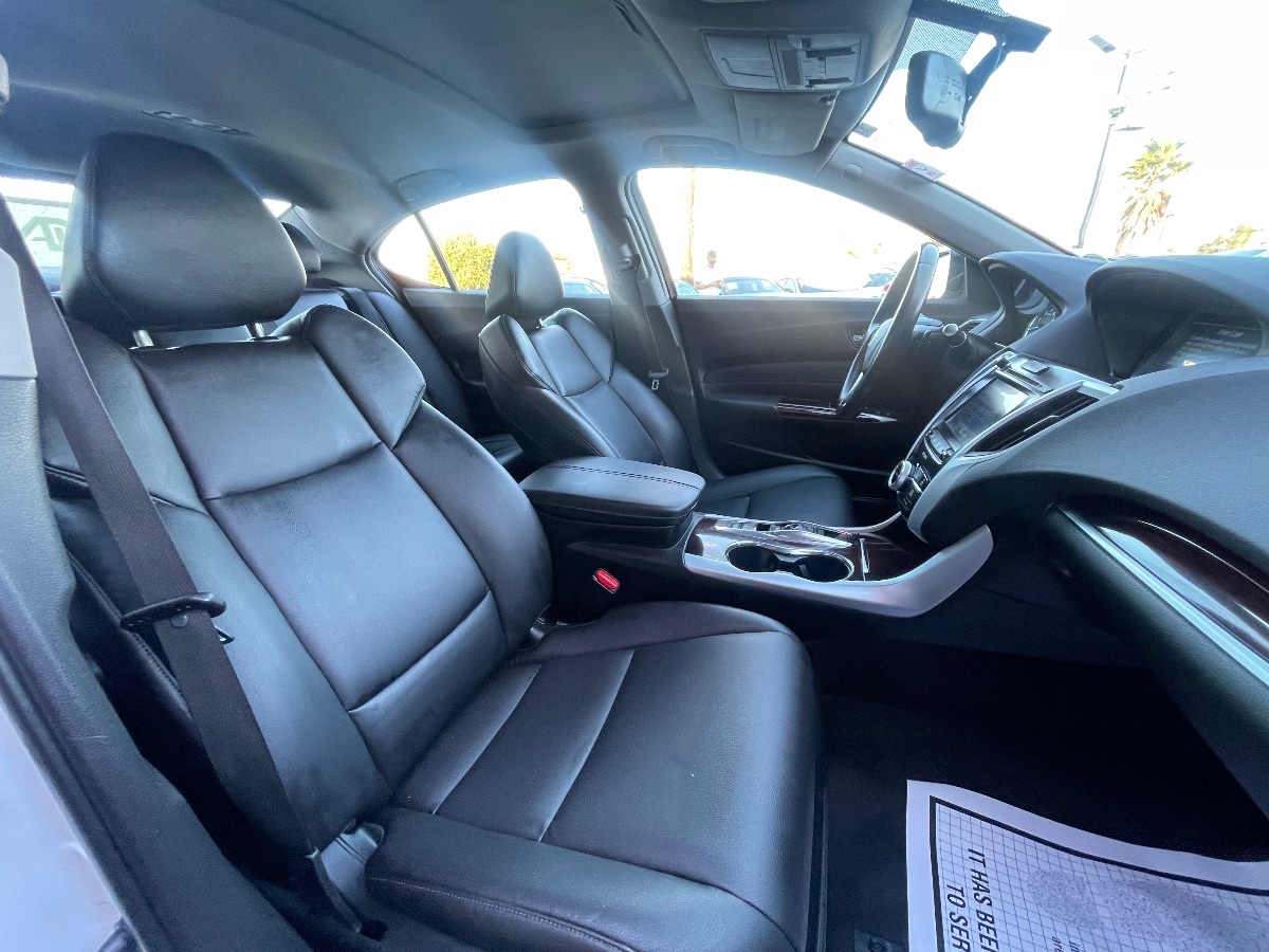 2015 Acura TLX photo 13