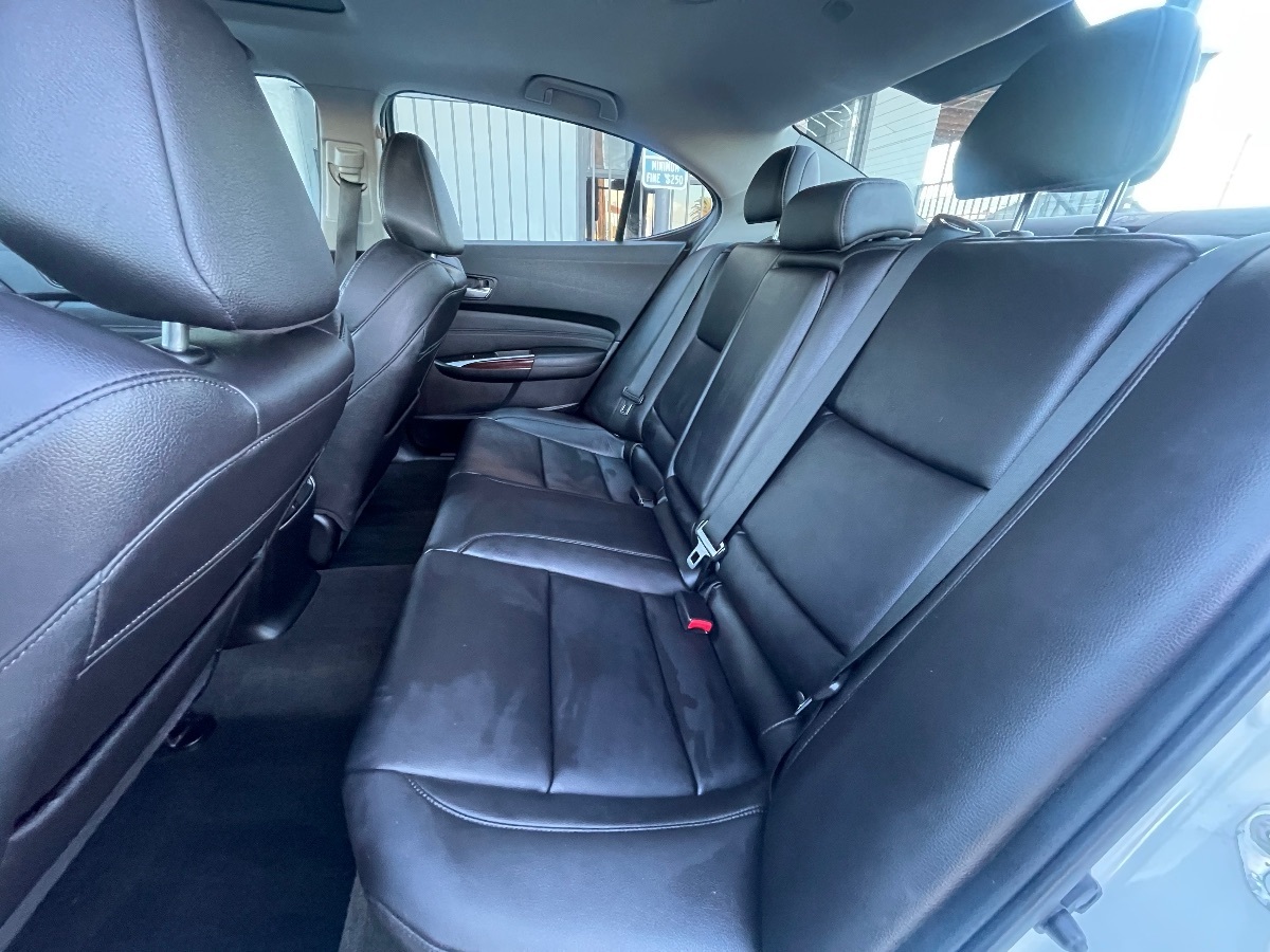 2015 Acura TLX photo 15