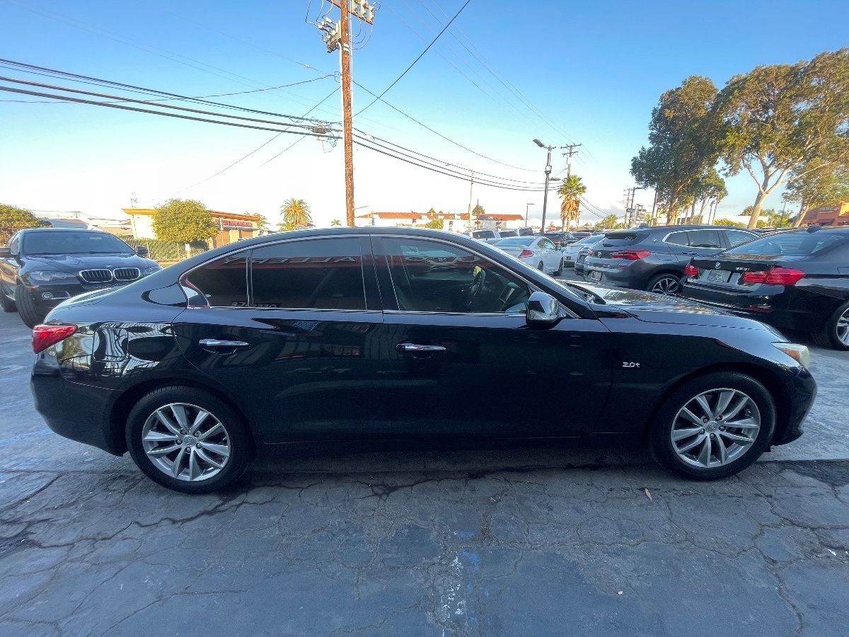 2017 Infiniti Q50 2.0t photo 4