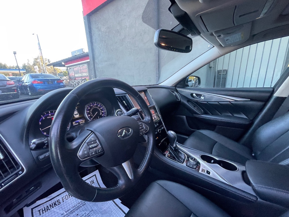 2017 Infiniti Q50 2.0t photo 9