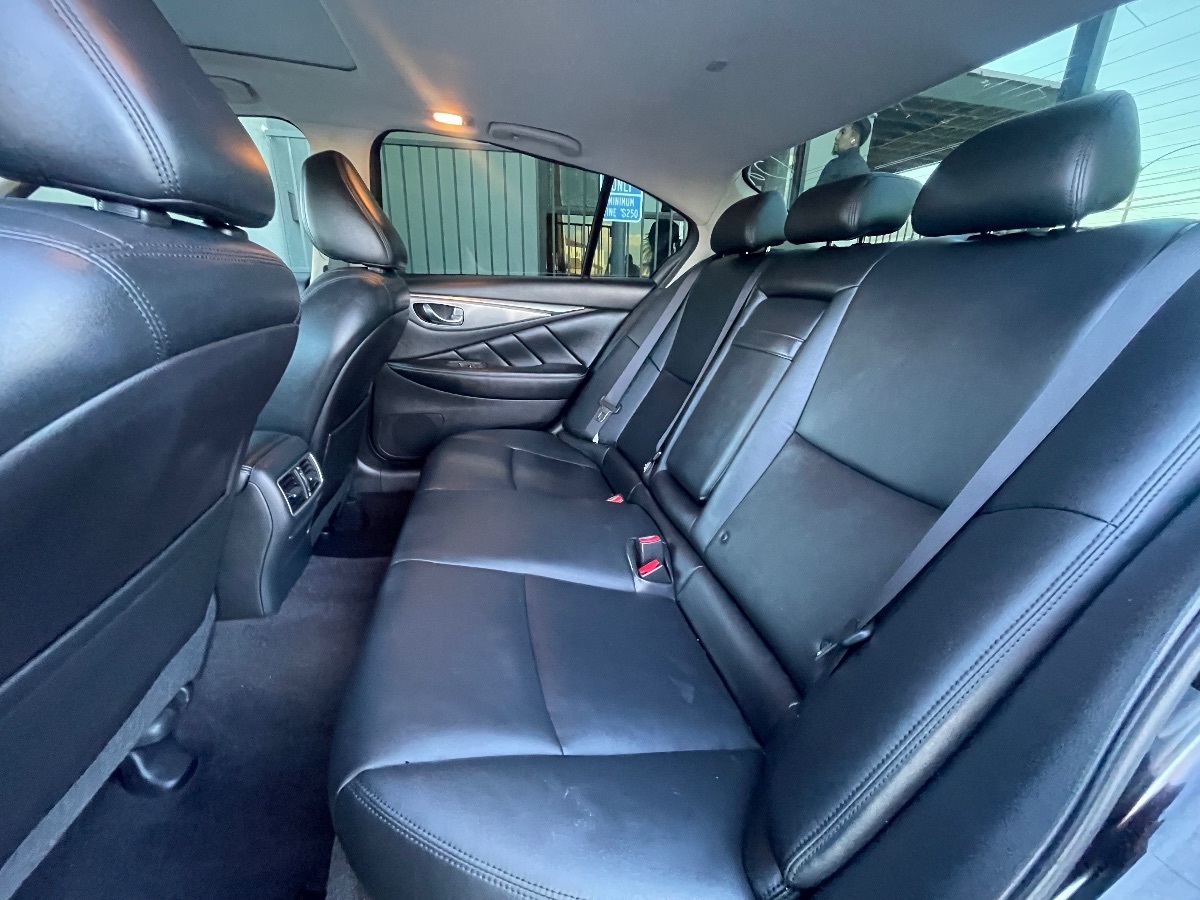 2017 Infiniti Q50 2.0t photo 15