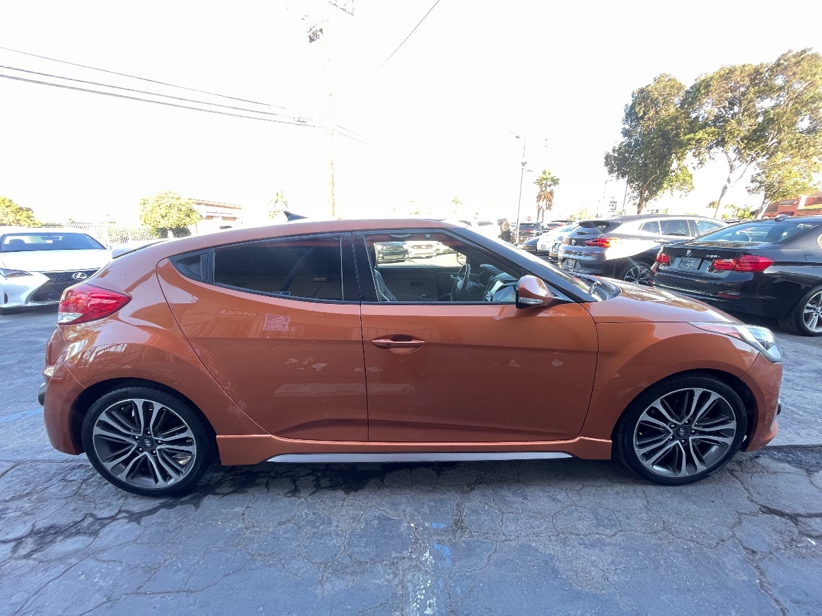 2016 Hyundai Veloster Turbo R-Spec Rally Edition photo 2