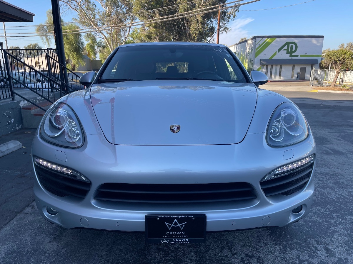 2013 Porsche Cayenne S photo 2