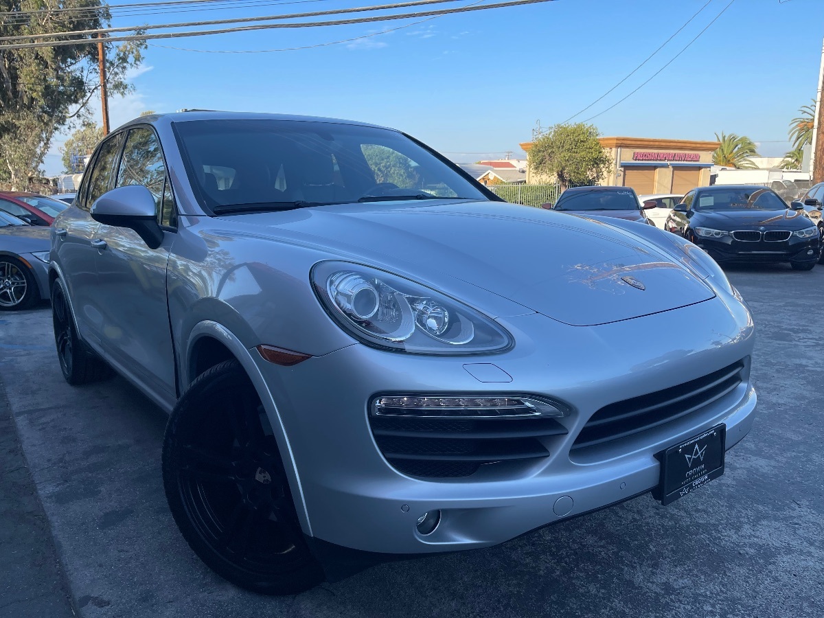 2013 Porsche Cayenne S photo 3