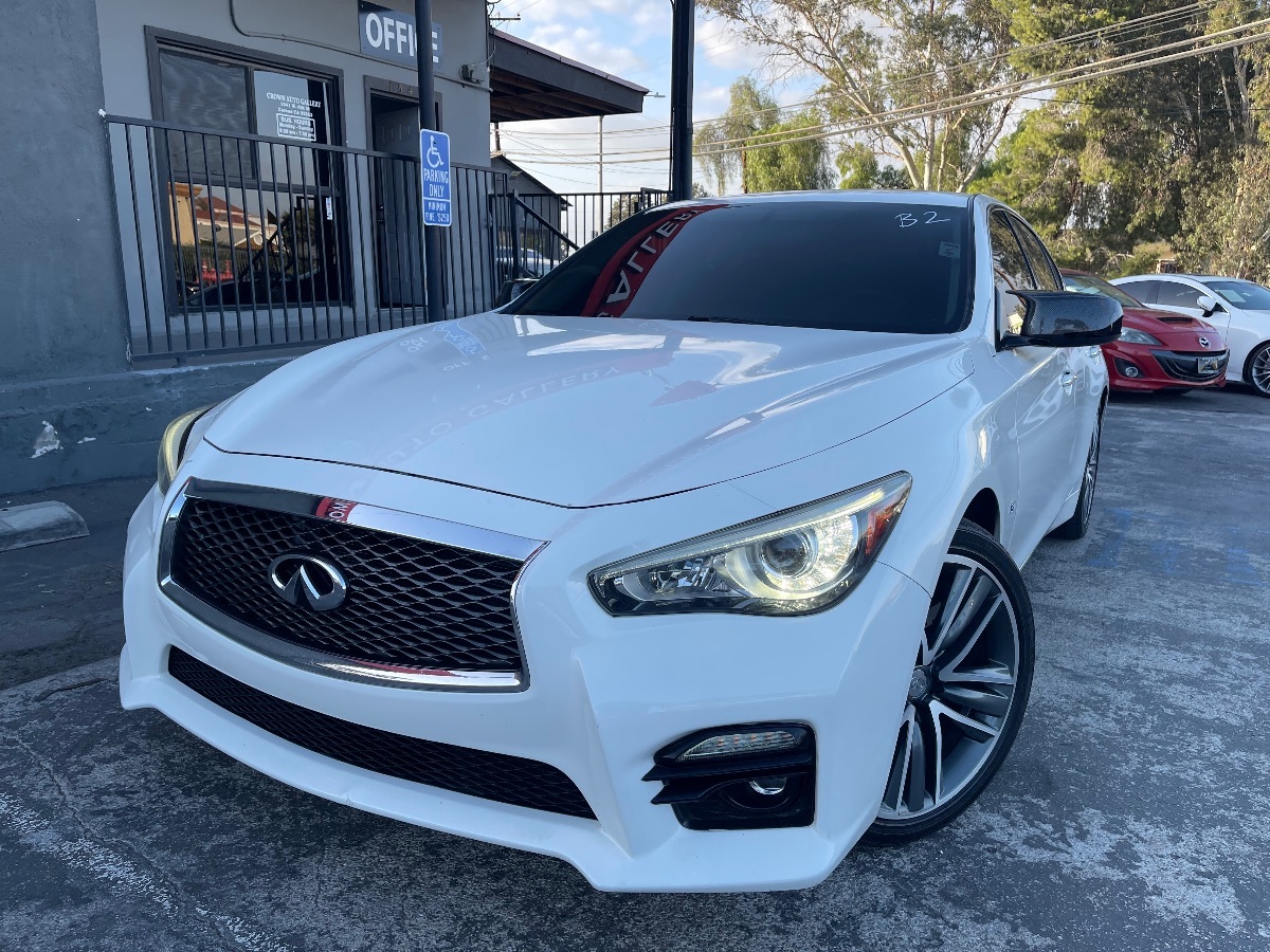 2015 INFINITI Q50