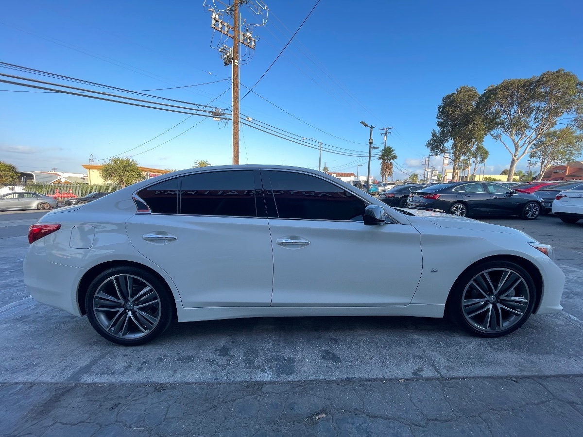 2015 Infiniti Q50 Sport photo 4