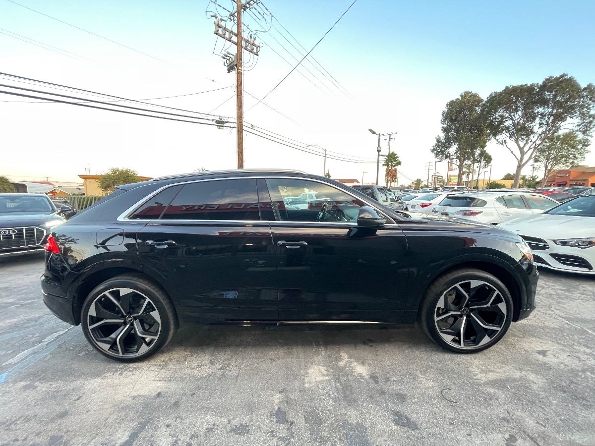 2019 Audi Q8 Premium photo 4