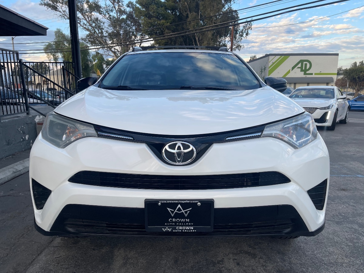 2016 Toyota RAV4 LE photo 2