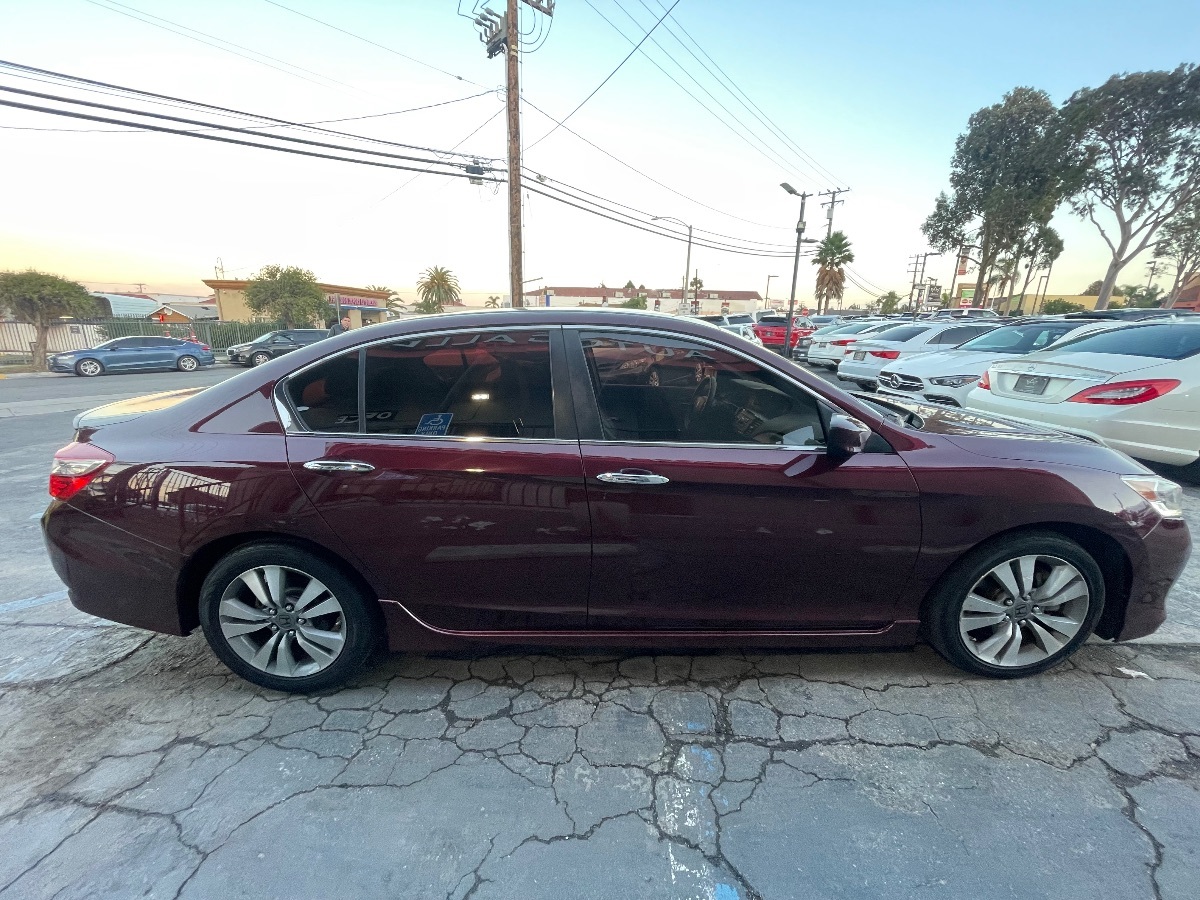 2017 Honda Accord Sport photo 3