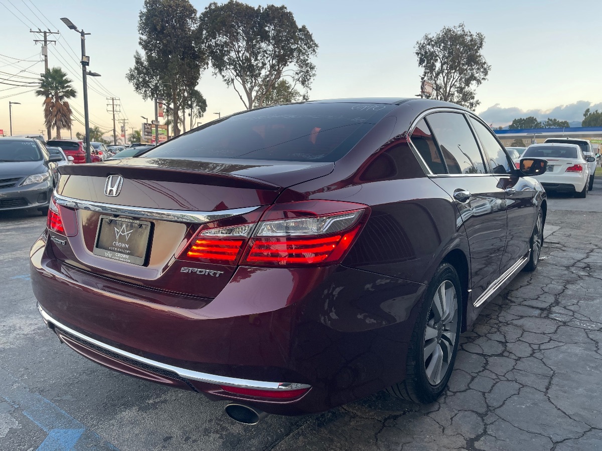 2017 Honda Accord Sport photo 4