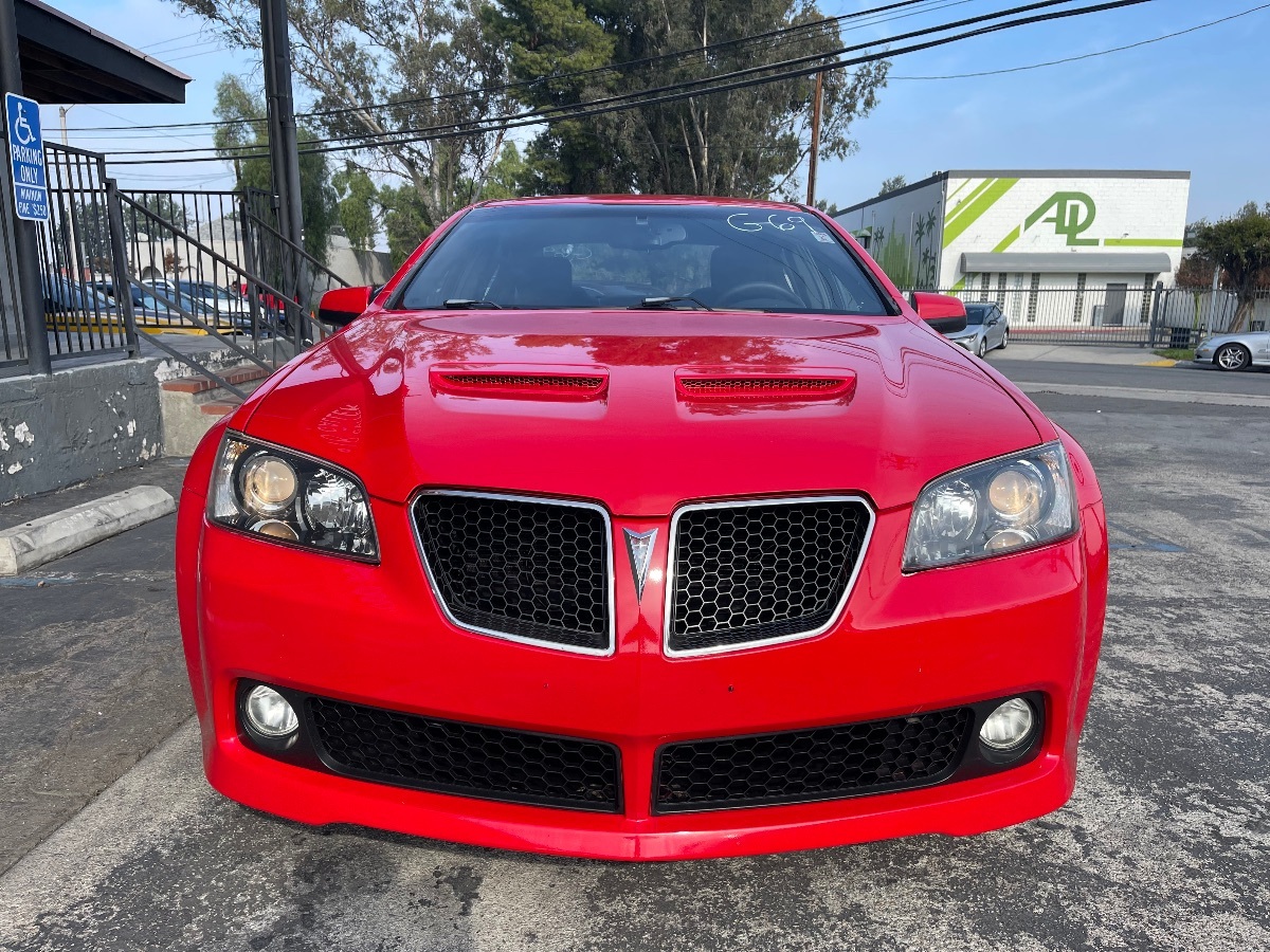 2009 Pontiac G8 GT photo 2