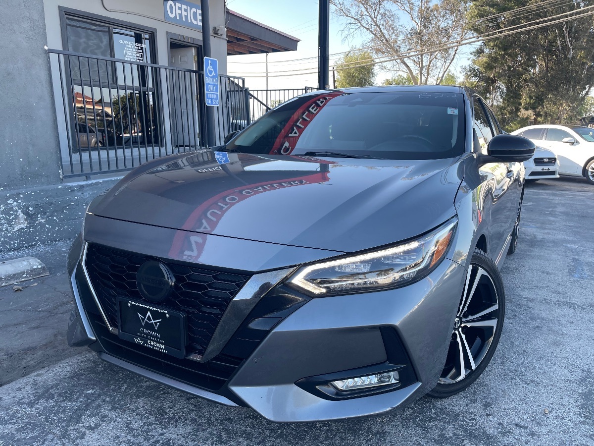2022 Nissan Sentra SR CVT's photo