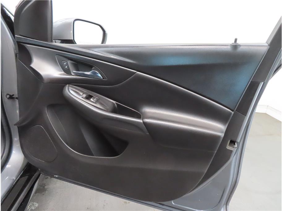 2018 Chevrolet Volt LT photo 18