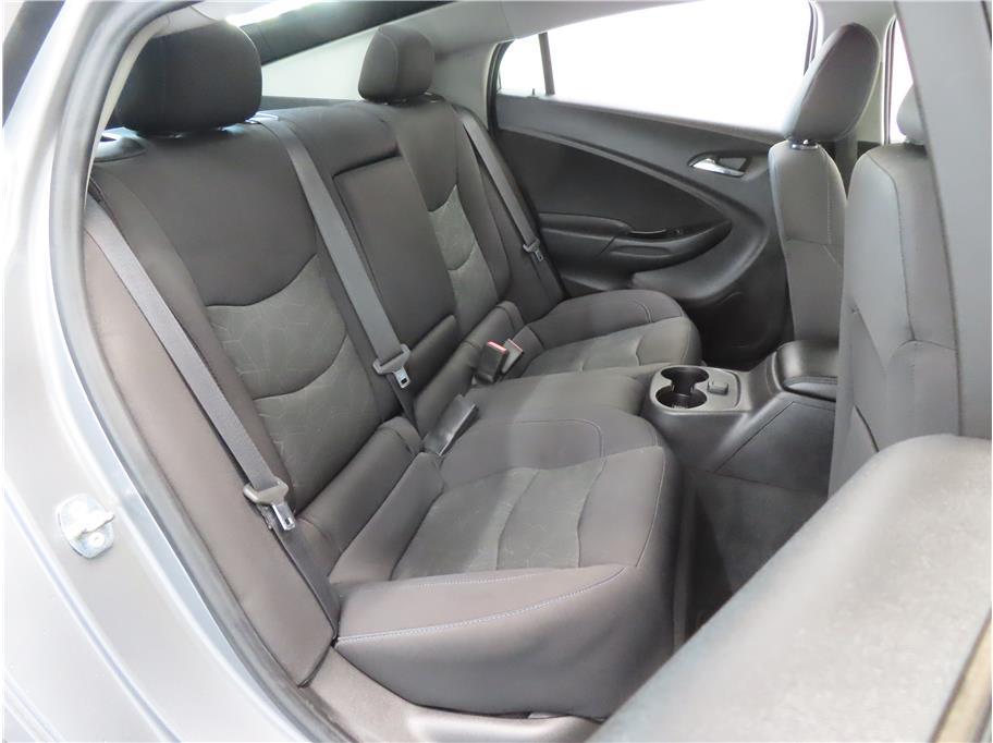 2018 Chevrolet Volt LT photo 21