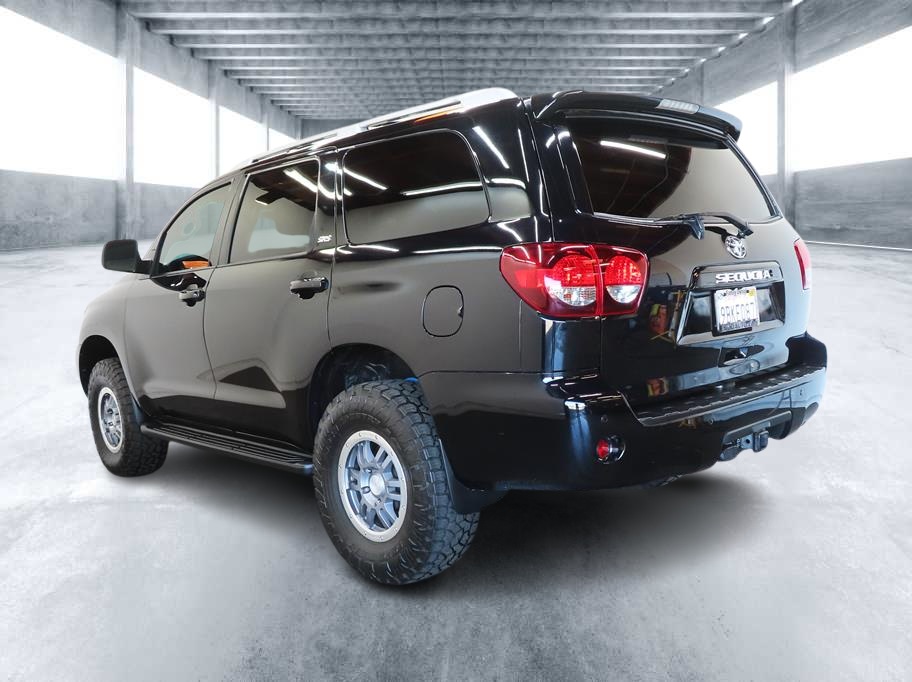 2019 Toyota Sequoia SR5 photo 4