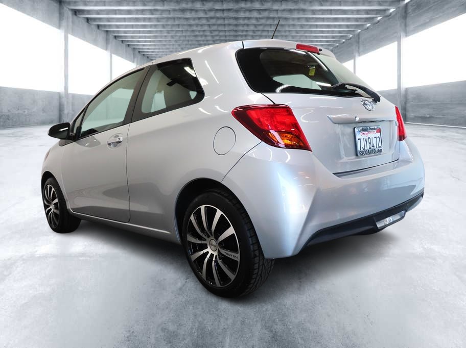2015 Toyota Yaris L photo 4