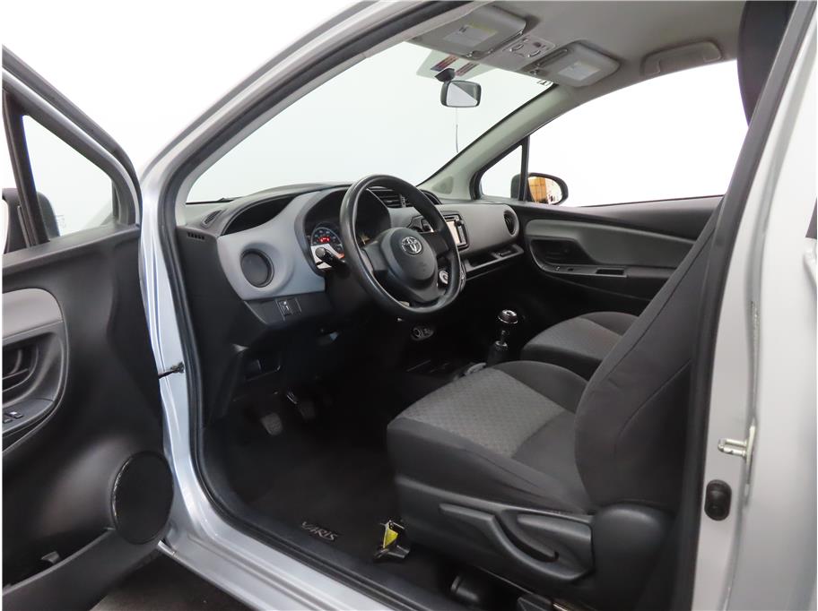 2015 Toyota Yaris L photo 6