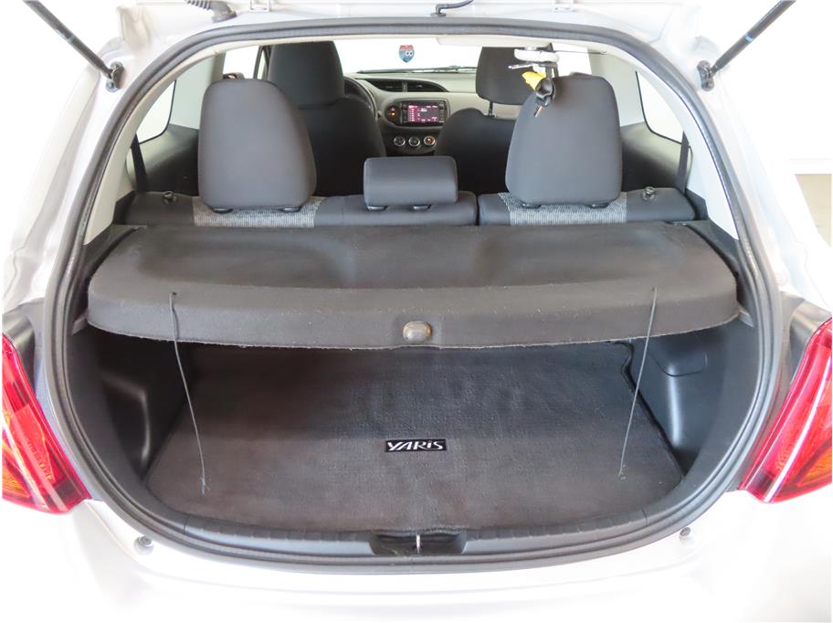 2015 Toyota Yaris L photo 15