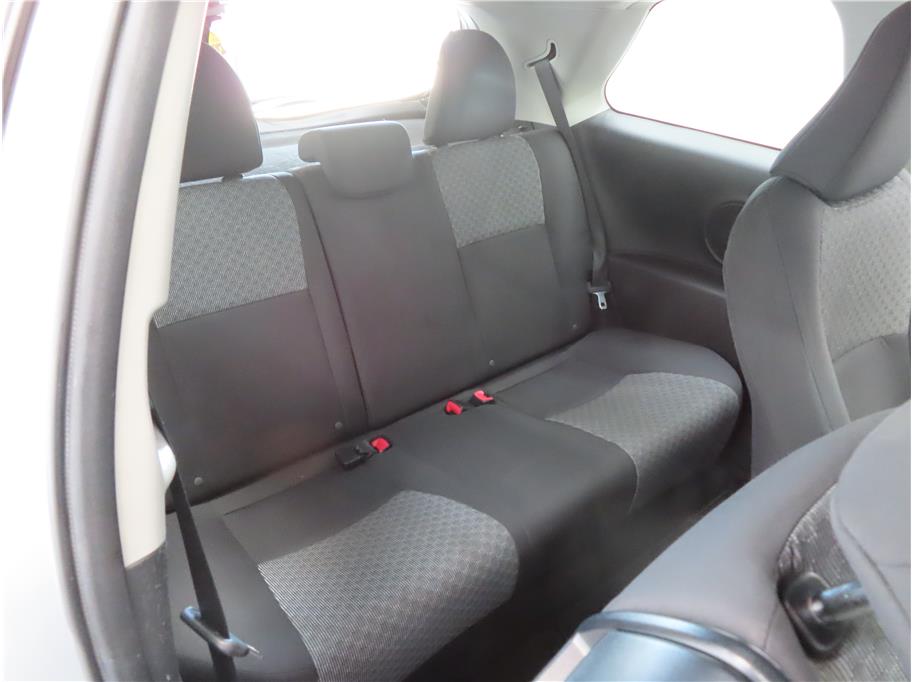 2015 Toyota Yaris L photo 19