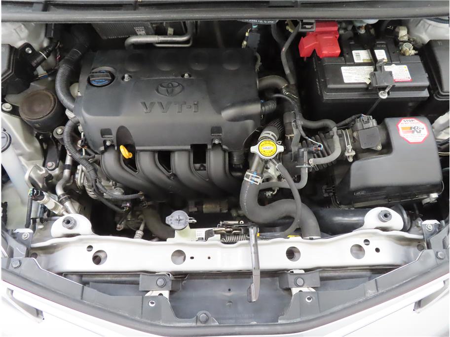 2015 Toyota Yaris L photo 21