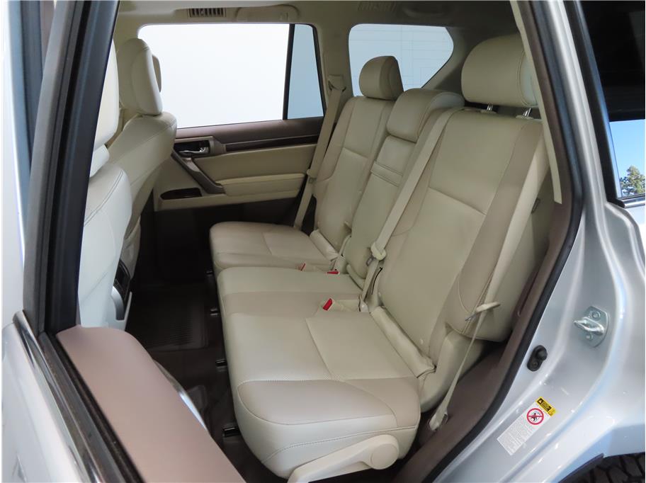 2016 Lexus GX 460 photo 14