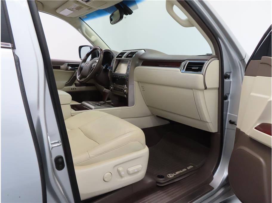 2016 Lexus GX 460 photo 19