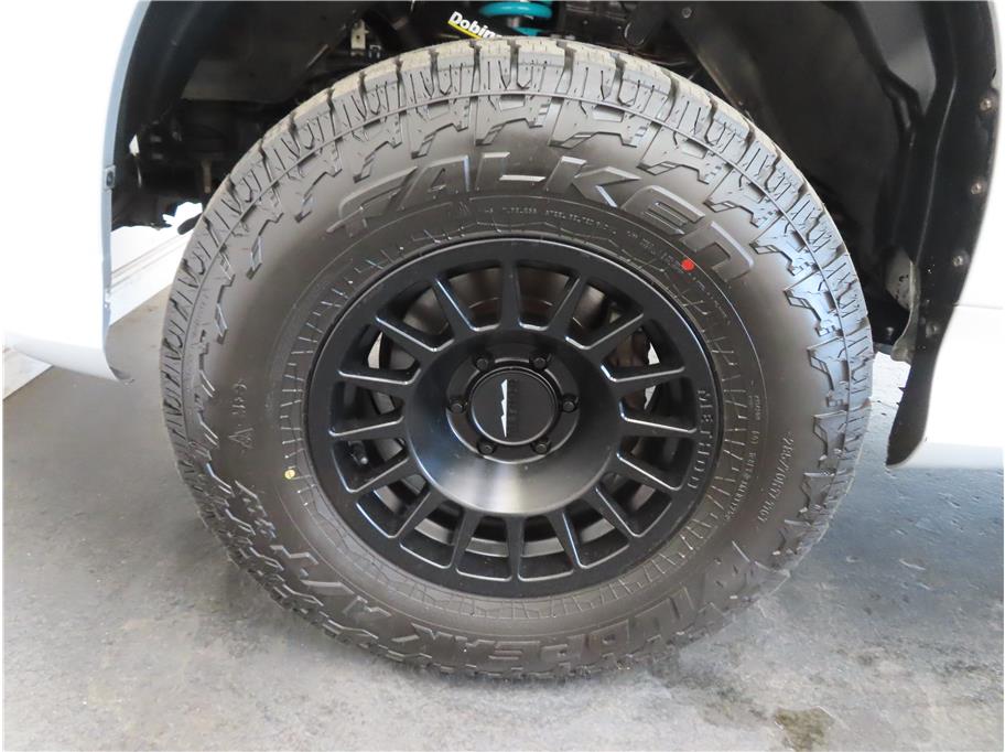2016 Lexus GX 460 photo 28