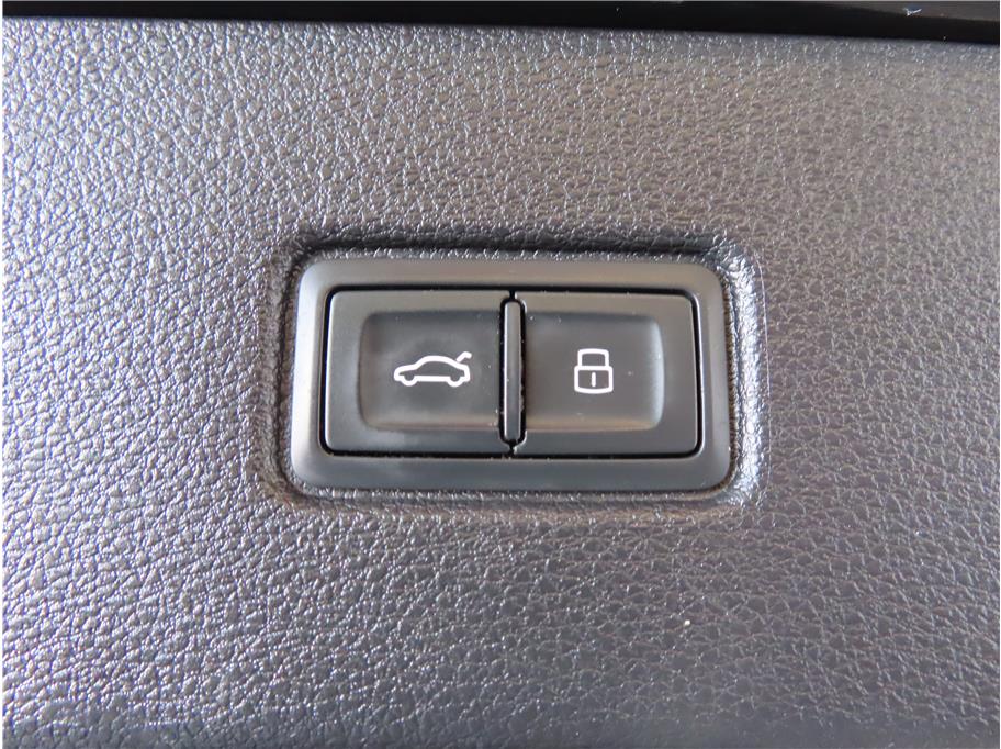 2018 Audi Q7 Premium Plus photo 23