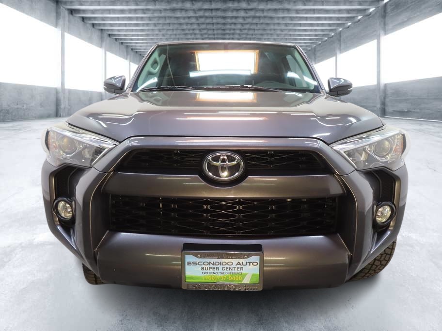 2016 Toyota 4Runner Base photo 2
