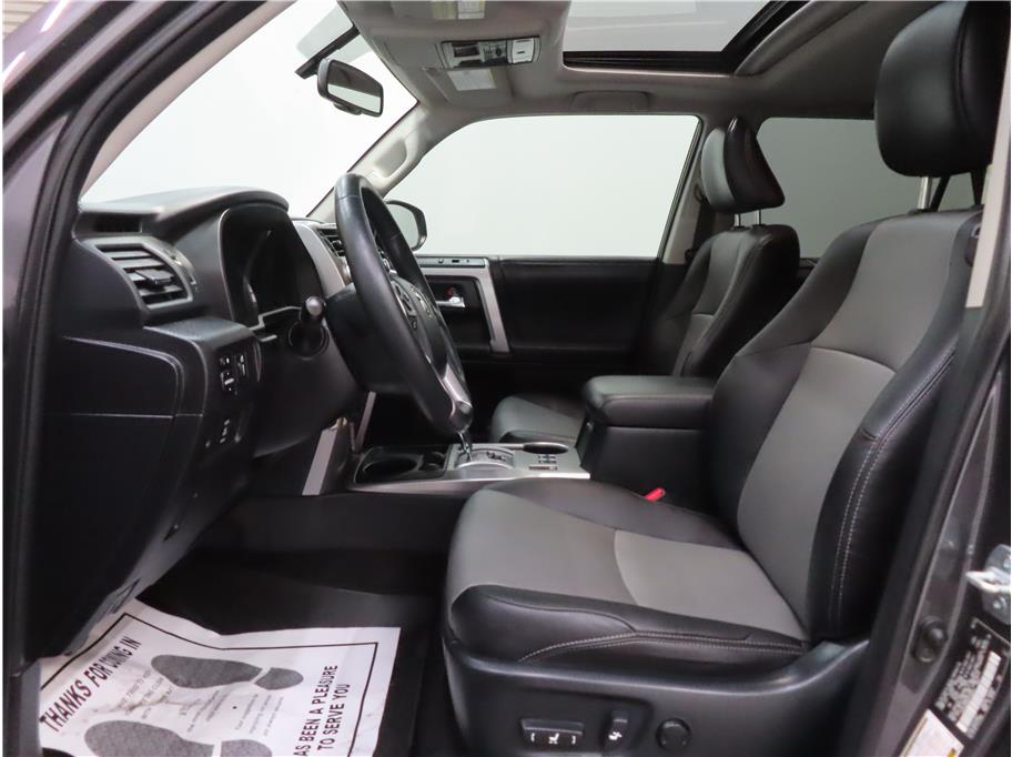 2016 Toyota 4Runner Base photo 10