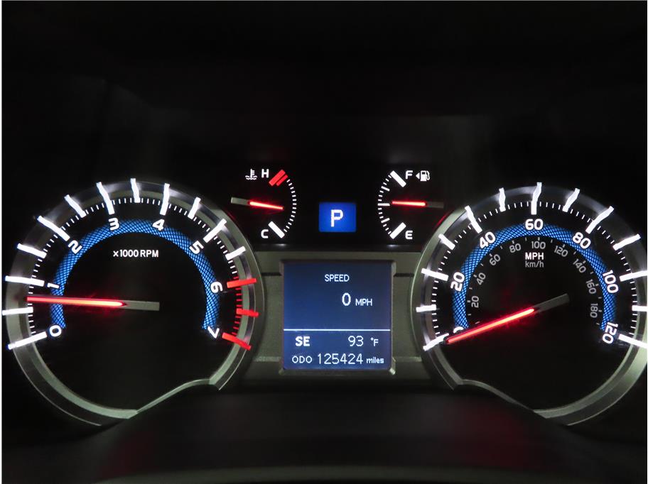2016 Toyota 4Runner Base photo 16